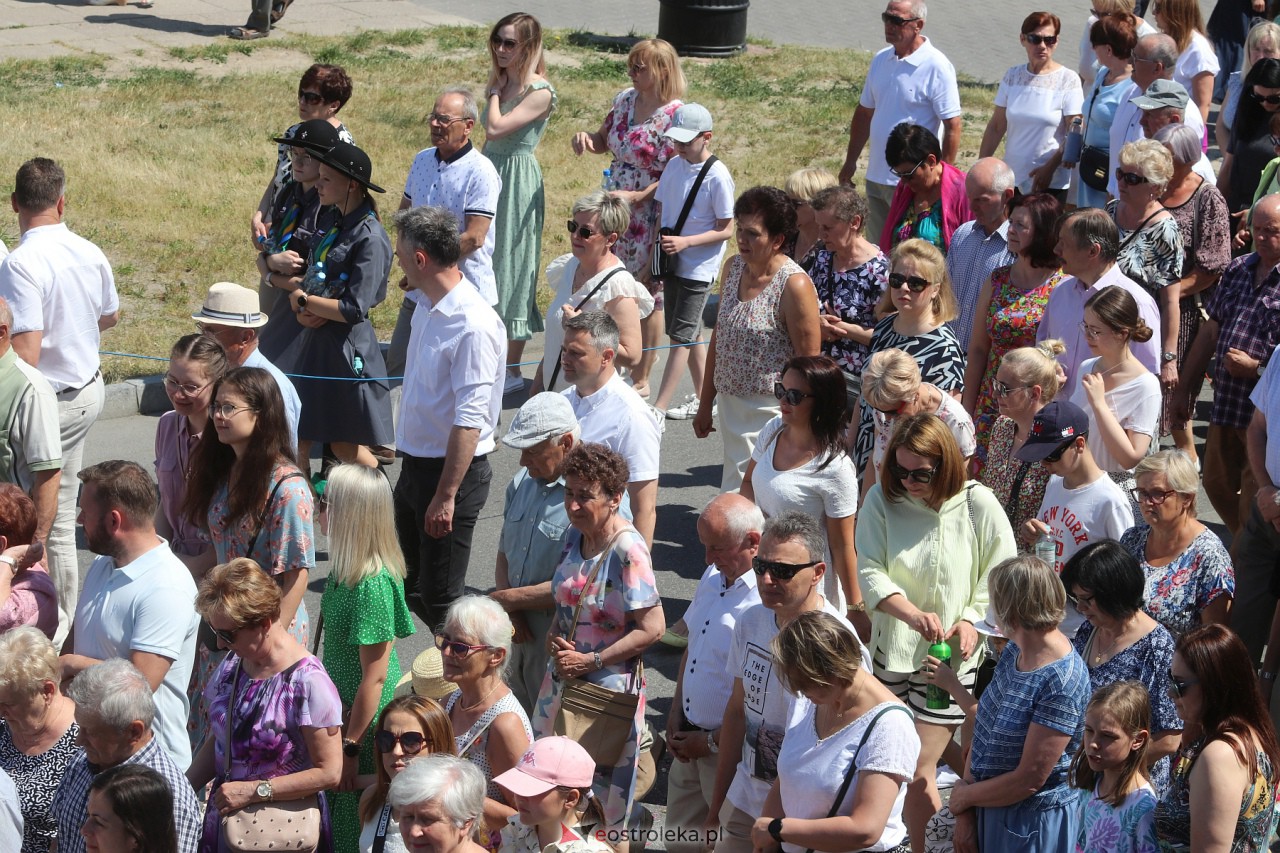 Procesja Bożego Ciała w kościele pw. św. Franciszka z Asyżu [08.06.2023] - zdjęcie #36 - eOstroleka.pl