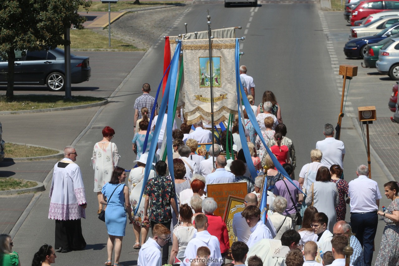 Procesja Bożego Ciała w kościele pw. św. Franciszka z Asyżu [08.06.2023] - zdjęcie #72 - eOstroleka.pl