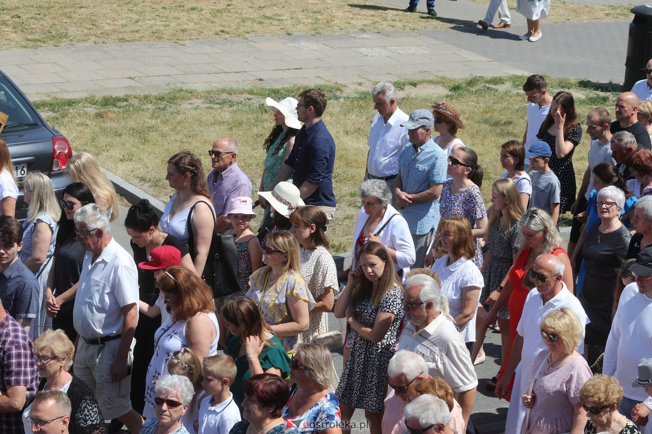 Procesja Bożego Ciała w kościele pw. św. Franciszka z Asyżu [08.06.2023] - zdjęcie #74 - eOstroleka.pl