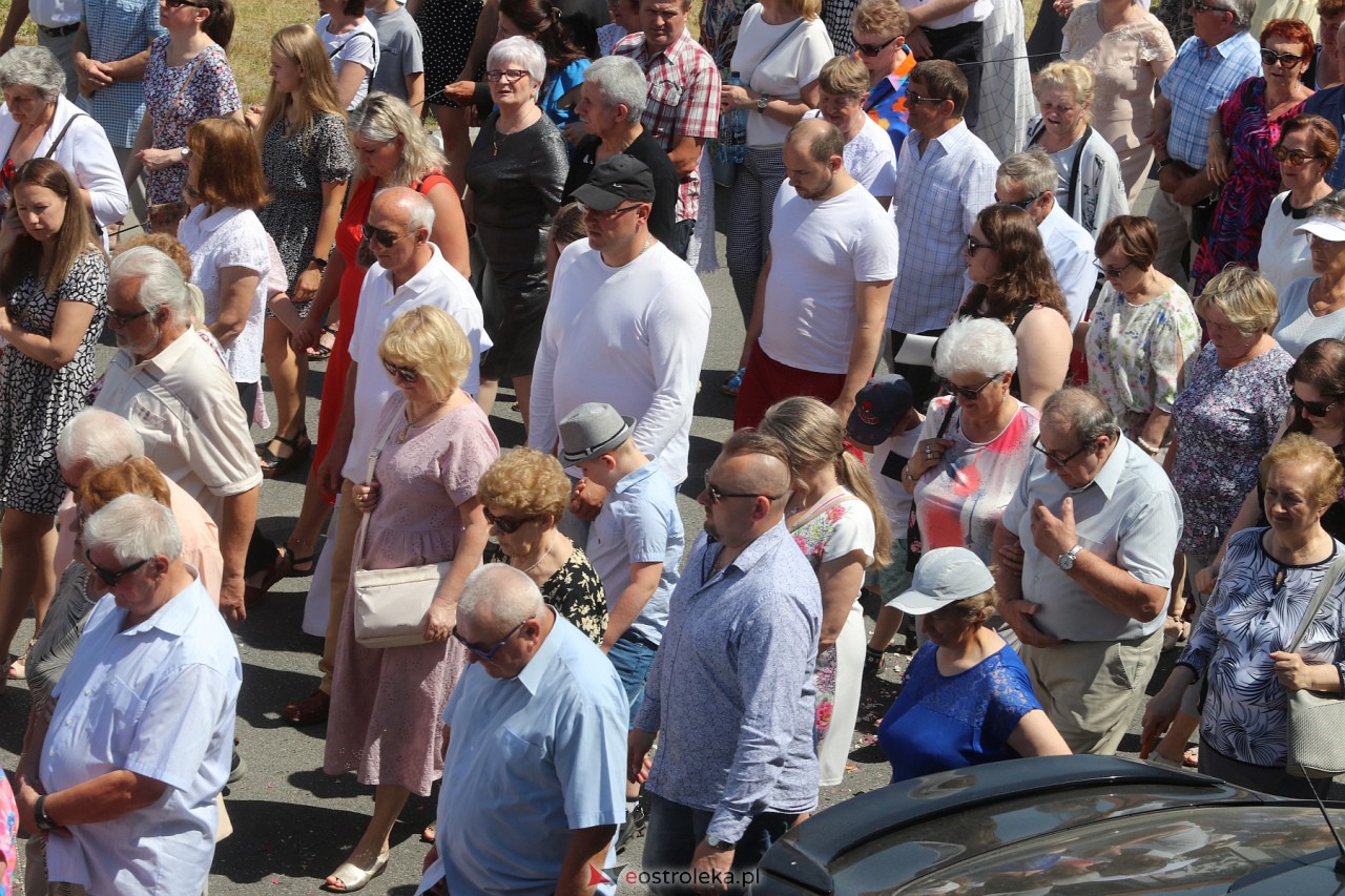 Procesja Bożego Ciała w kościele pw. św. Franciszka z Asyżu [08.06.2023] - zdjęcie #26 - eOstroleka.pl