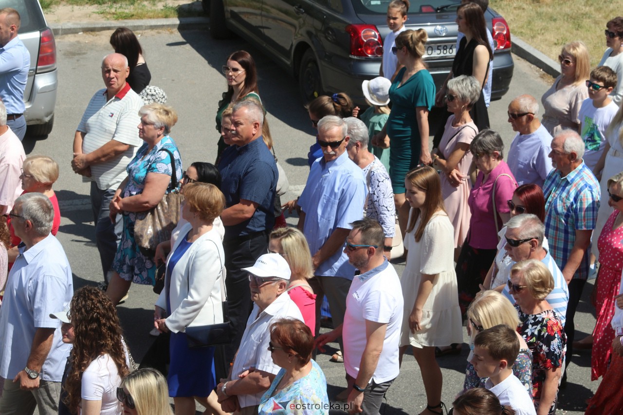 Procesja Bożego Ciała w kościele pw. św. Franciszka z Asyżu [08.06.2023] - zdjęcie #15 - eOstroleka.pl