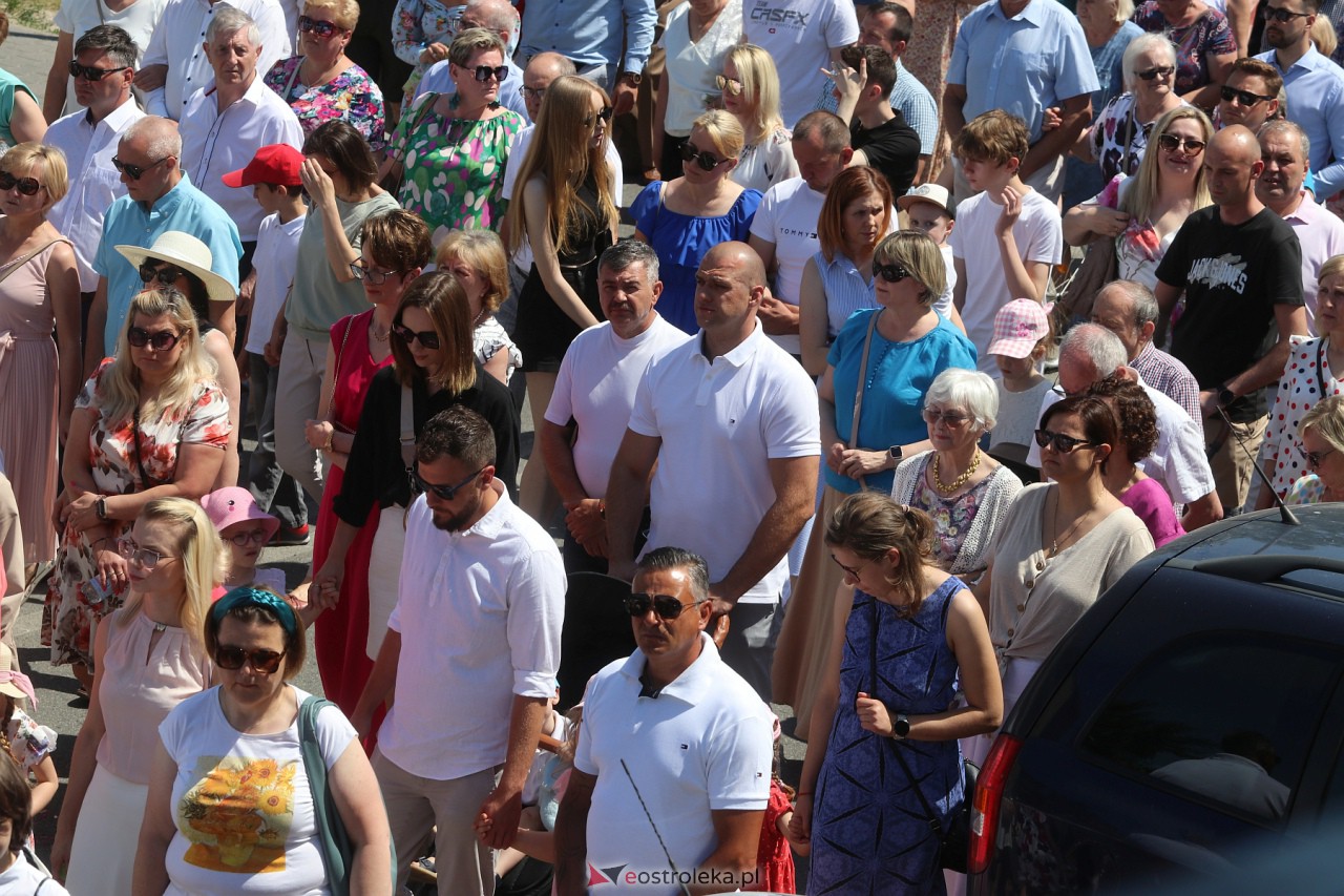Procesja Bożego Ciała w kościele pw. św. Franciszka z Asyżu [08.06.2023] - zdjęcie #11 - eOstroleka.pl