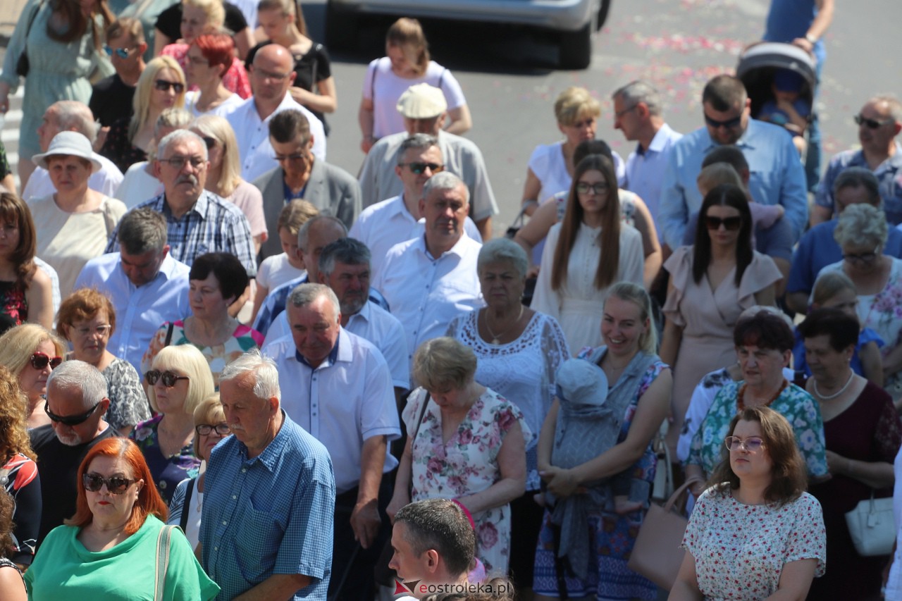Procesja Bożego Ciała w kościele pw. św. Franciszka z Asyżu [08.06.2023] - zdjęcie #8 - eOstroleka.pl