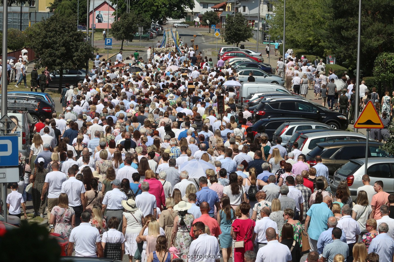 Procesja Bożego Ciała w kościele pw. św. Franciszka z Asyżu [08.06.2023] - zdjęcie #3 - eOstroleka.pl