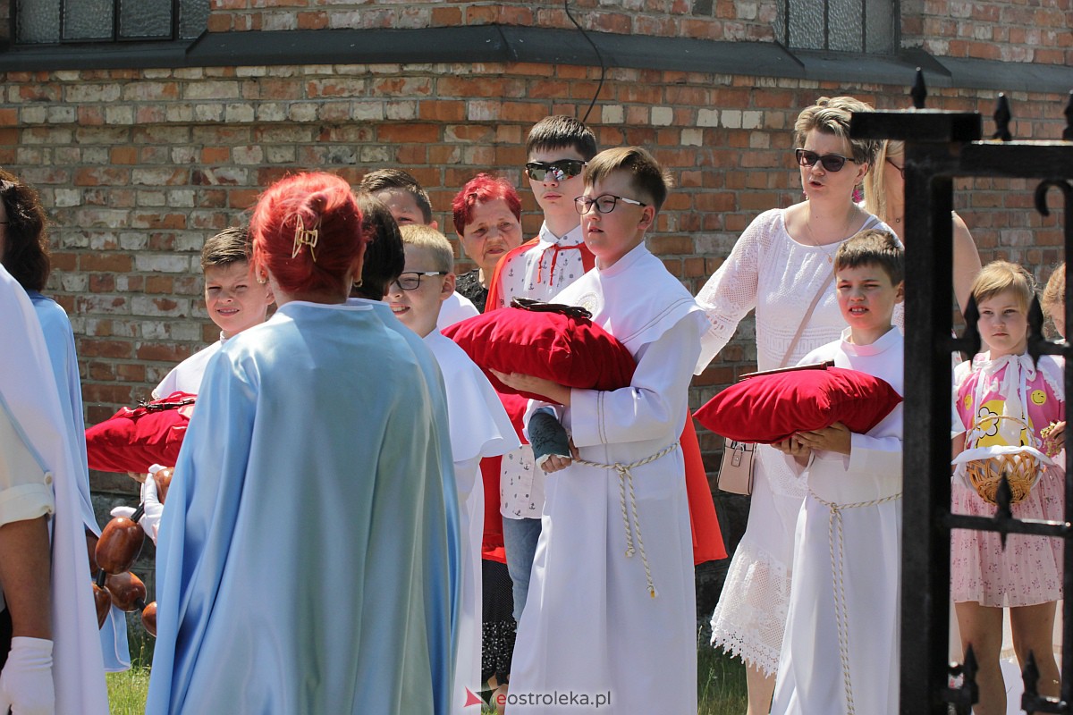 Procesja Bożego Ciała w kościele pw. św. Wojciecha  w Ostrołęce [08.06.2023] - zdjęcie #1 - eOstroleka.pl