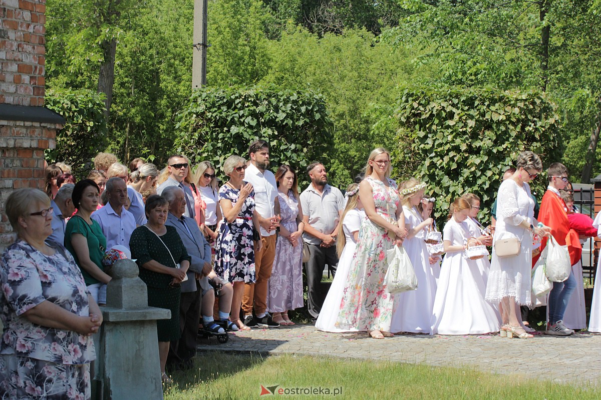Procesja Bożego Ciała w kościele pw. św. Wojciecha  w Ostrołęce [08.06.2023] - zdjęcie #14 - eOstroleka.pl