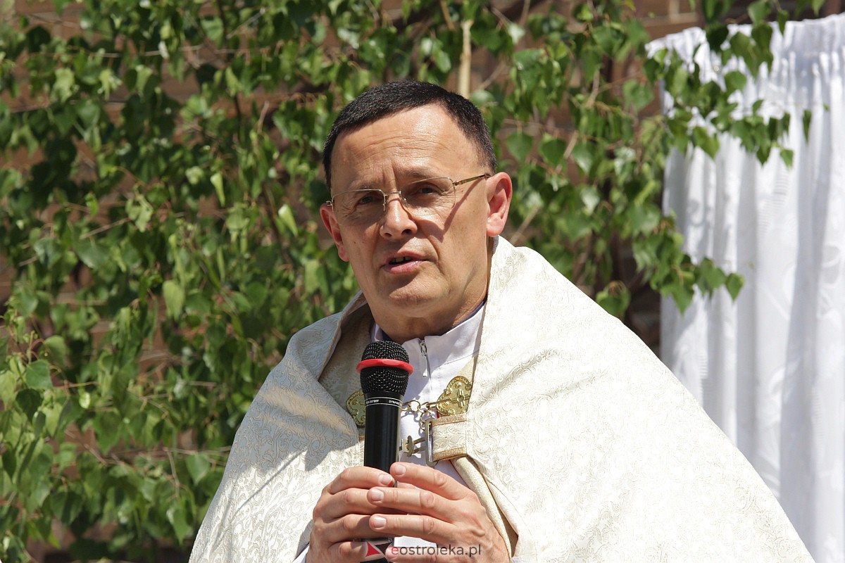 Procesja Bożego Ciała w kościele pw. św. Wojciecha  w Ostrołęce [08.06.2023] - zdjęcie #119 - eOstroleka.pl