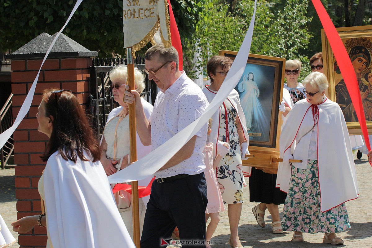 Procesja Bożego Ciała w kościele pw. św. Wojciecha  w Ostrołęce [08.06.2023] - zdjęcie #19 - eOstroleka.pl