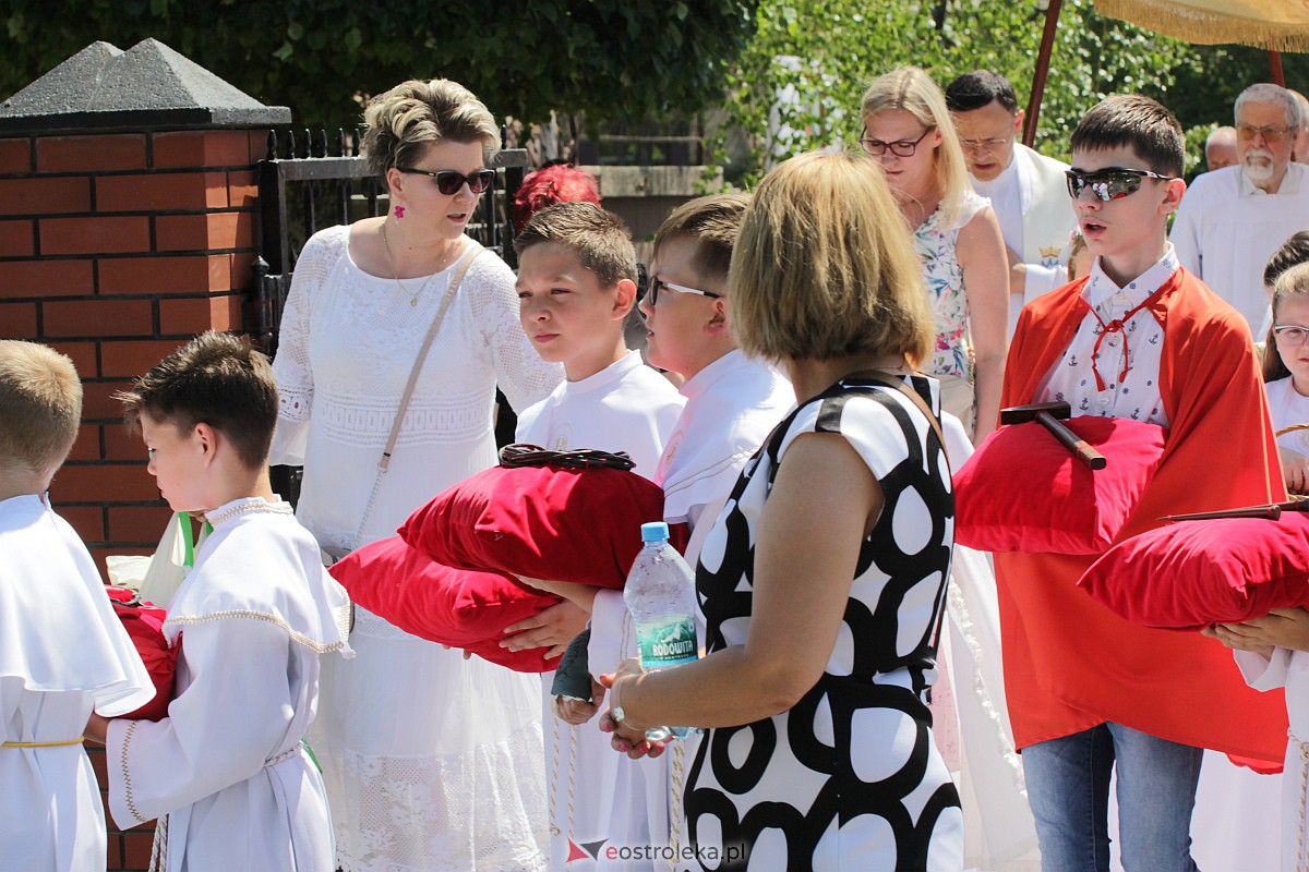 Procesja Bożego Ciała w kościele pw. św. Wojciecha  w Ostrołęce [08.06.2023] - zdjęcie #33 - eOstroleka.pl
