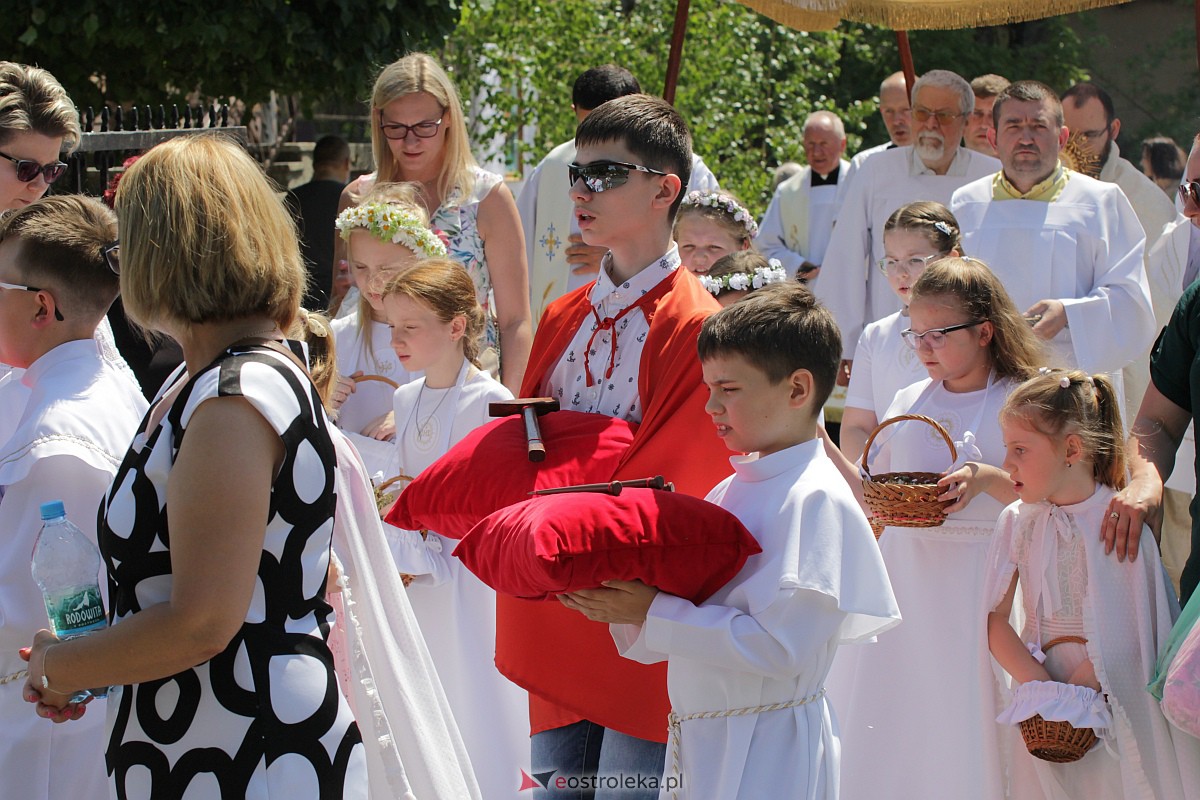 Procesja Bożego Ciała w kościele pw. św. Wojciecha  w Ostrołęce [08.06.2023] - zdjęcie #34 - eOstroleka.pl