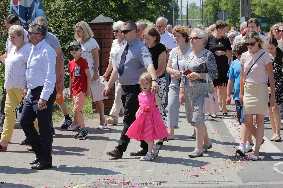 Procesja Bożego Ciała w kościele pw. św. Wojciecha  w Ostrołęce [08.06.2023] - zdjęcie #51 - eOstroleka.pl