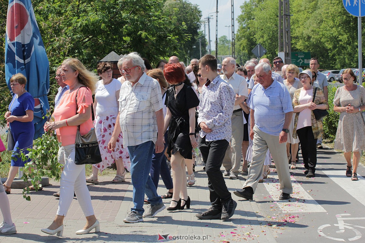 Procesja Bożego Ciała w kościele pw. św. Wojciecha  w Ostrołęce [08.06.2023] - zdjęcie #96 - eOstroleka.pl