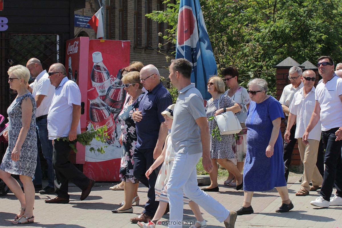 Procesja Bożego Ciała w kościele pw. św. Wojciecha  w Ostrołęce [08.06.2023] - zdjęcie #32 - eOstroleka.pl