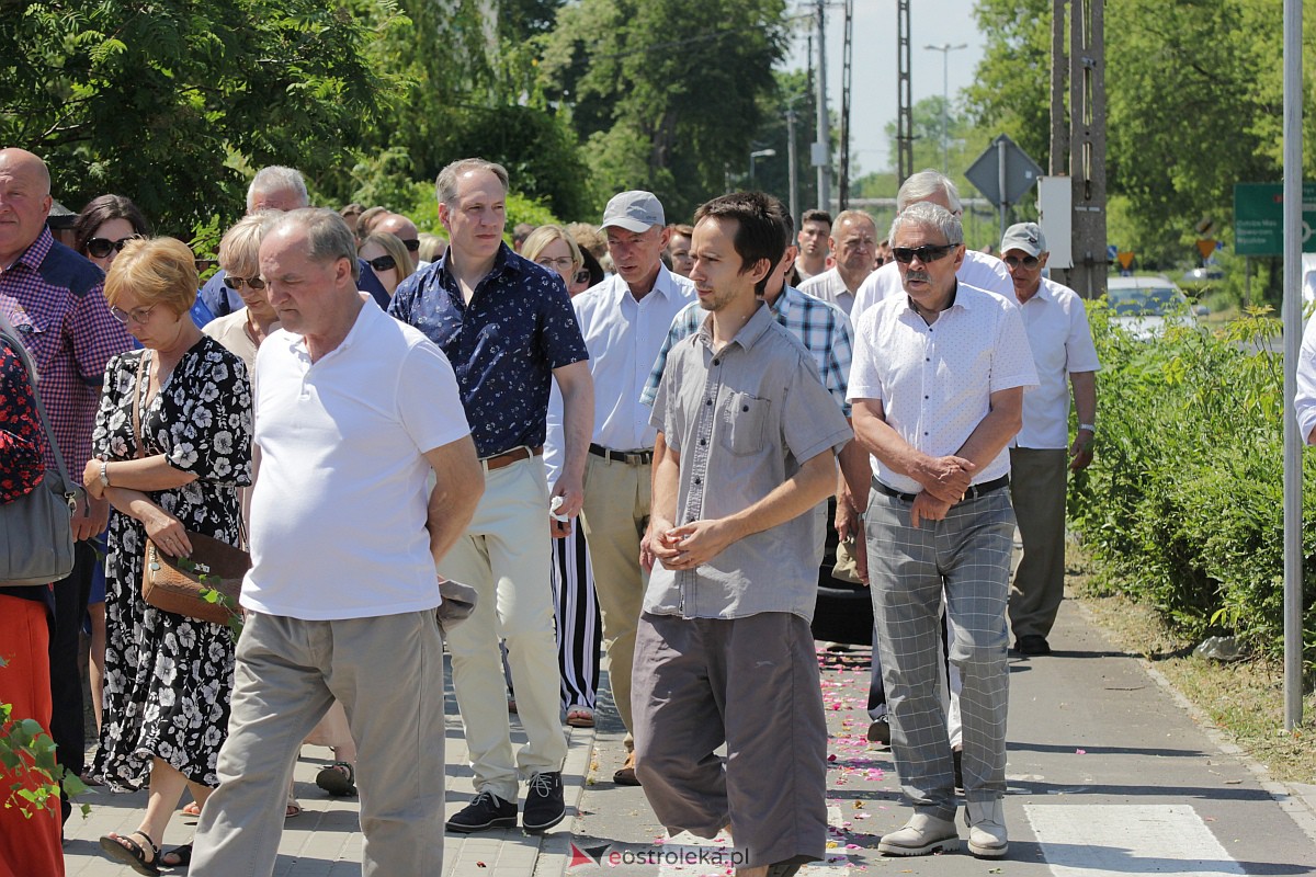 Procesja Bożego Ciała w kościele pw. św. Wojciecha  w Ostrołęce [08.06.2023] - zdjęcie #23 - eOstroleka.pl