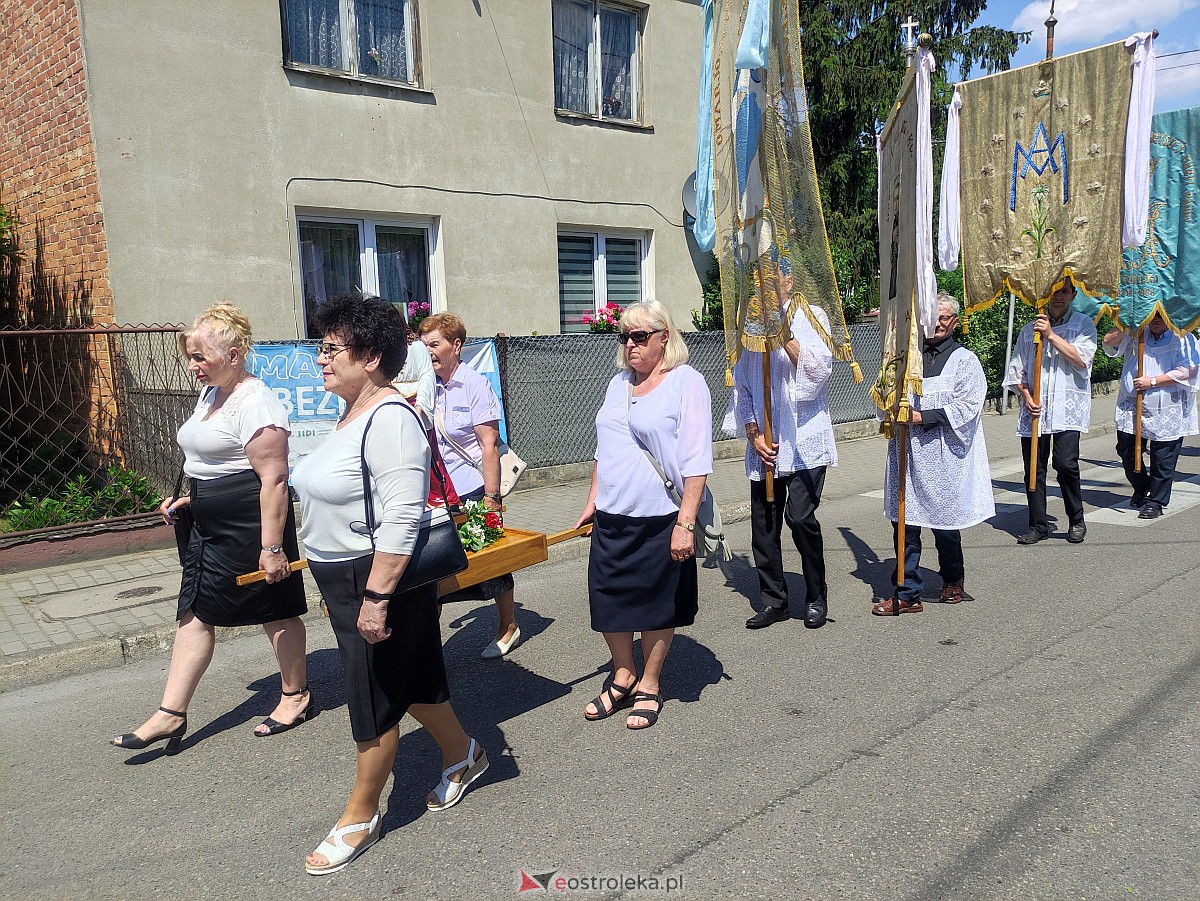Procesja Bożego Ciała w ostrołęckiej farze [08.06.2023] - zdjęcie #70 - eOstroleka.pl