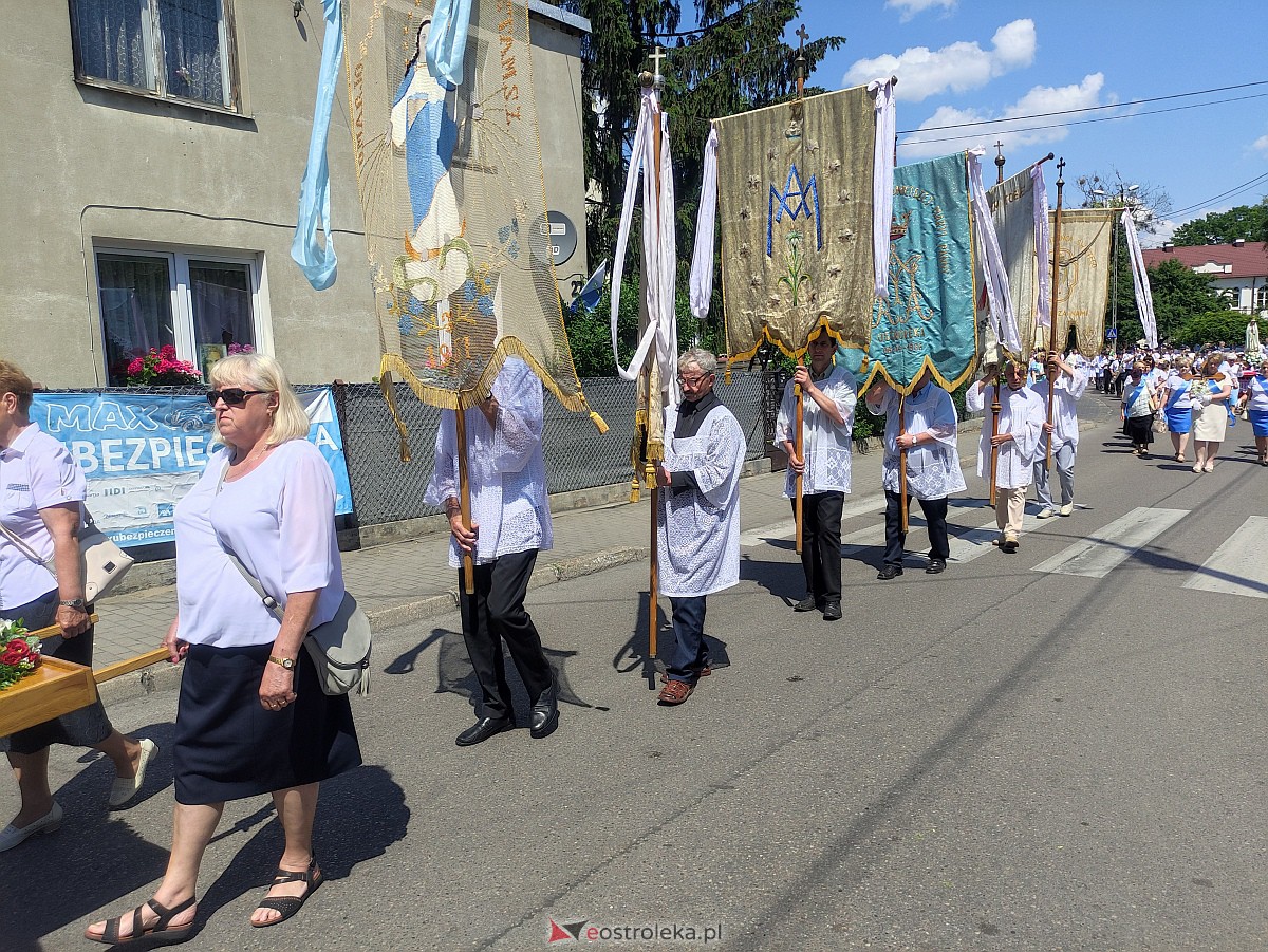 Procesja Bożego Ciała w ostrołęckiej farze [08.06.2023] - zdjęcie #68 - eOstroleka.pl