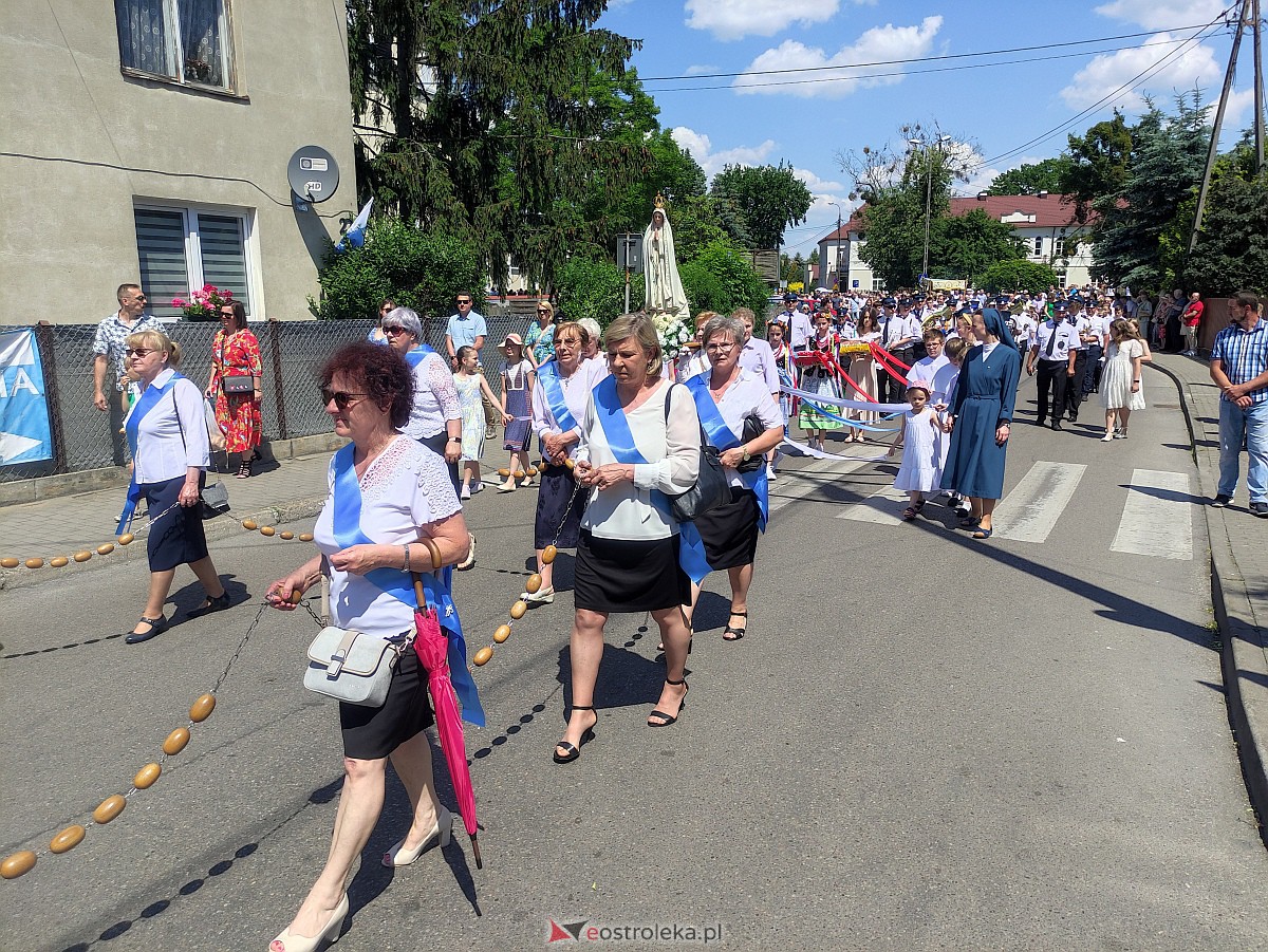 Procesja Bożego Ciała w ostrołęckiej farze [08.06.2023] - zdjęcie #46 - eOstroleka.pl
