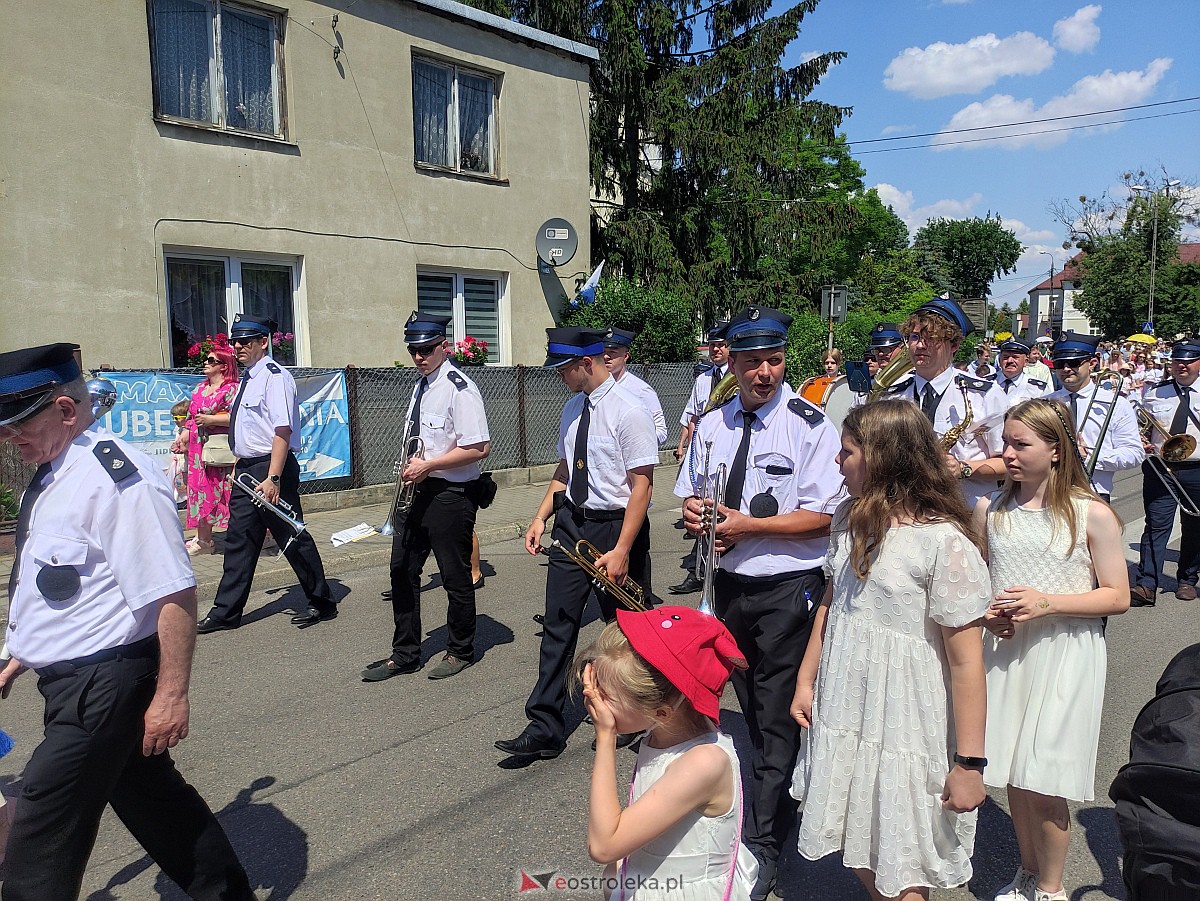 Procesja Bożego Ciała w ostrołęckiej farze [08.06.2023] - zdjęcie #40 - eOstroleka.pl