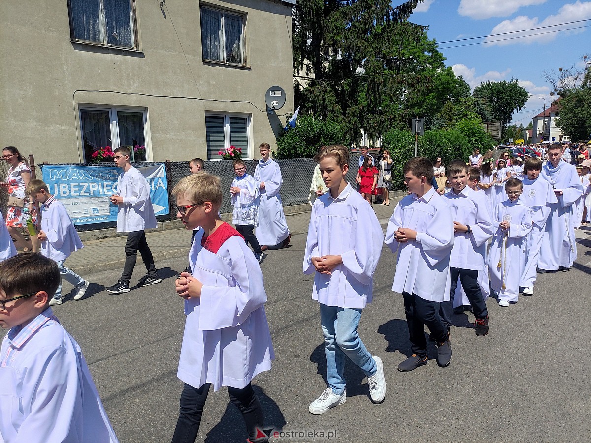 Procesja Bożego Ciała w ostrołęckiej farze [08.06.2023] - zdjęcie #34 - eOstroleka.pl