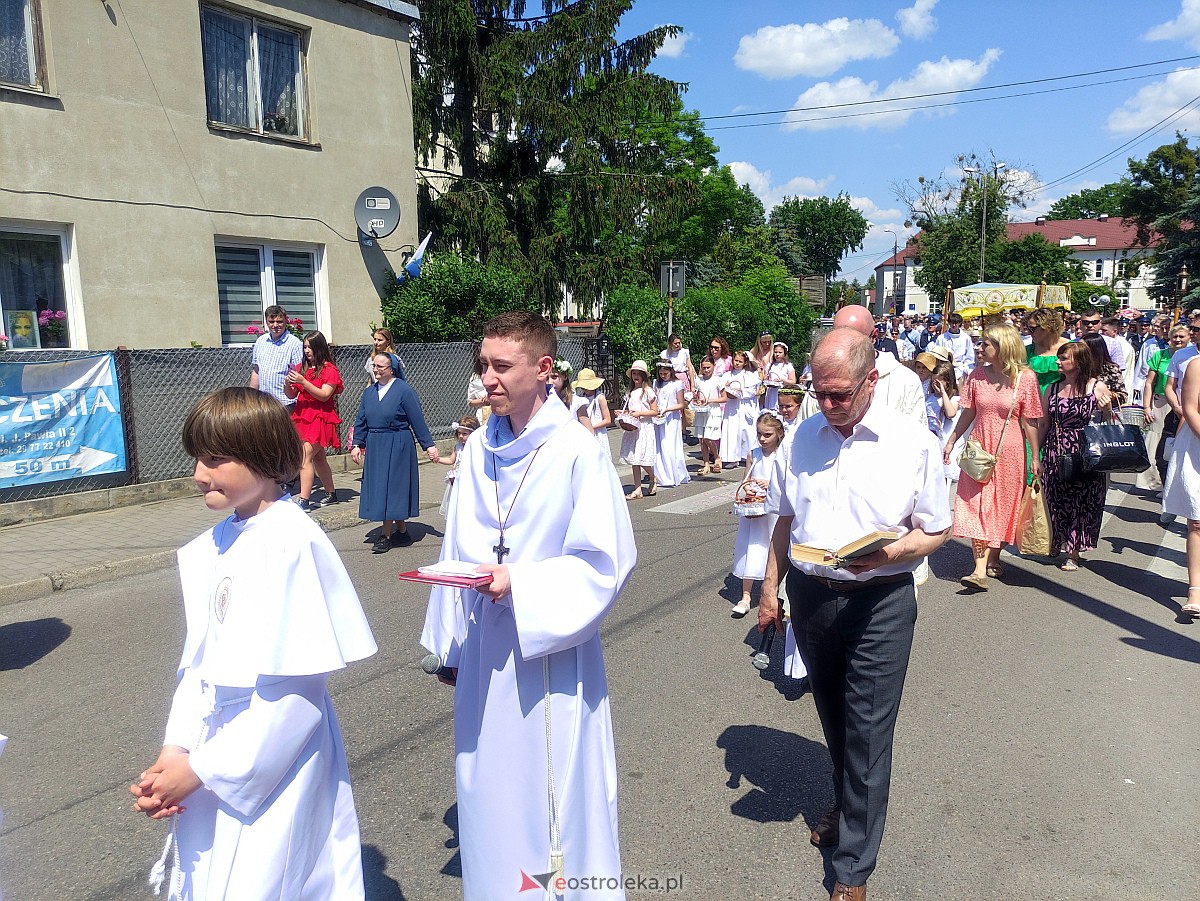 Procesja Bożego Ciała w ostrołęckiej farze [08.06.2023] - zdjęcie #31 - eOstroleka.pl