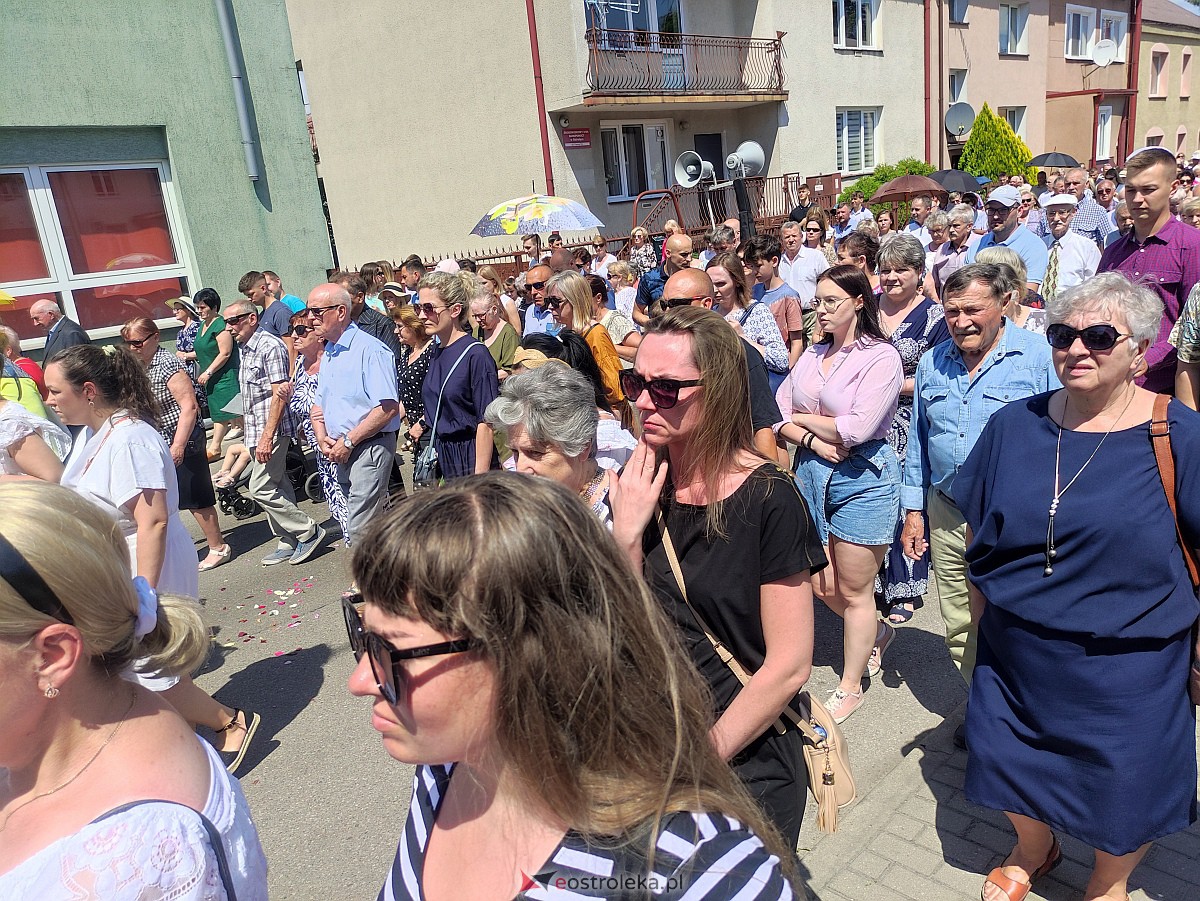 Procesja Bożego Ciała w ostrołęckiej farze [08.06.2023] - zdjęcie #24 - eOstroleka.pl