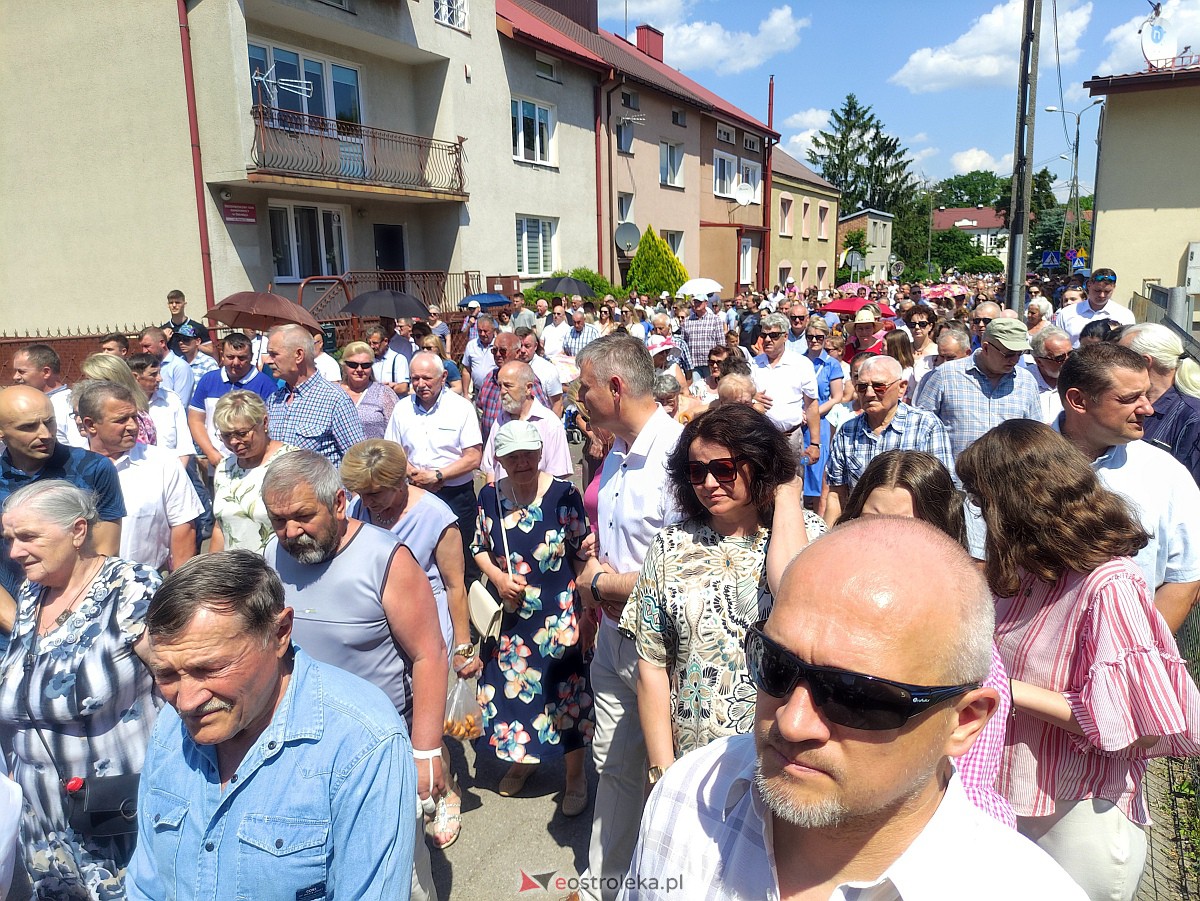 Procesja Bożego Ciała w ostrołęckiej farze [08.06.2023] - zdjęcie #22 - eOstroleka.pl