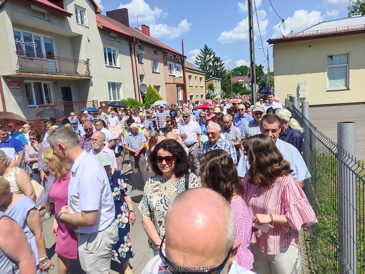 Procesja Bożego Ciała w ostrołęckiej farze [08.06.2023] - zdjęcie #21 - eOstroleka.pl