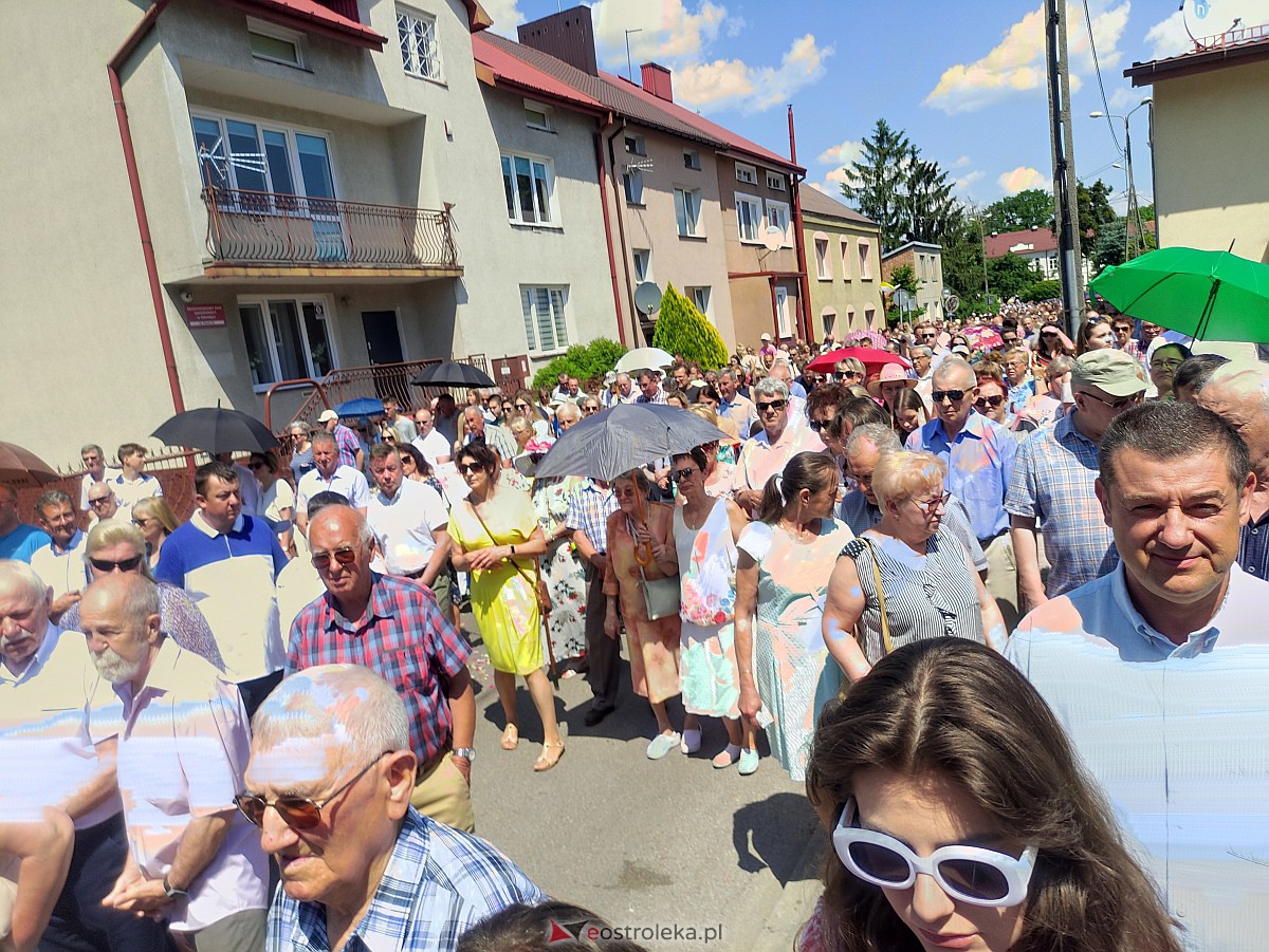 Procesja Bożego Ciała w ostrołęckiej farze [08.06.2023] - zdjęcie #100 - eOstroleka.pl