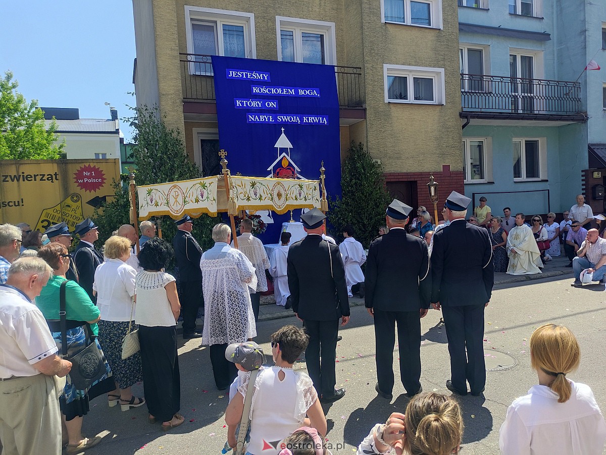 Procesja Bożego Ciała w ostrołęckiej farze [08.06.2023] - zdjęcie #19 - eOstroleka.pl