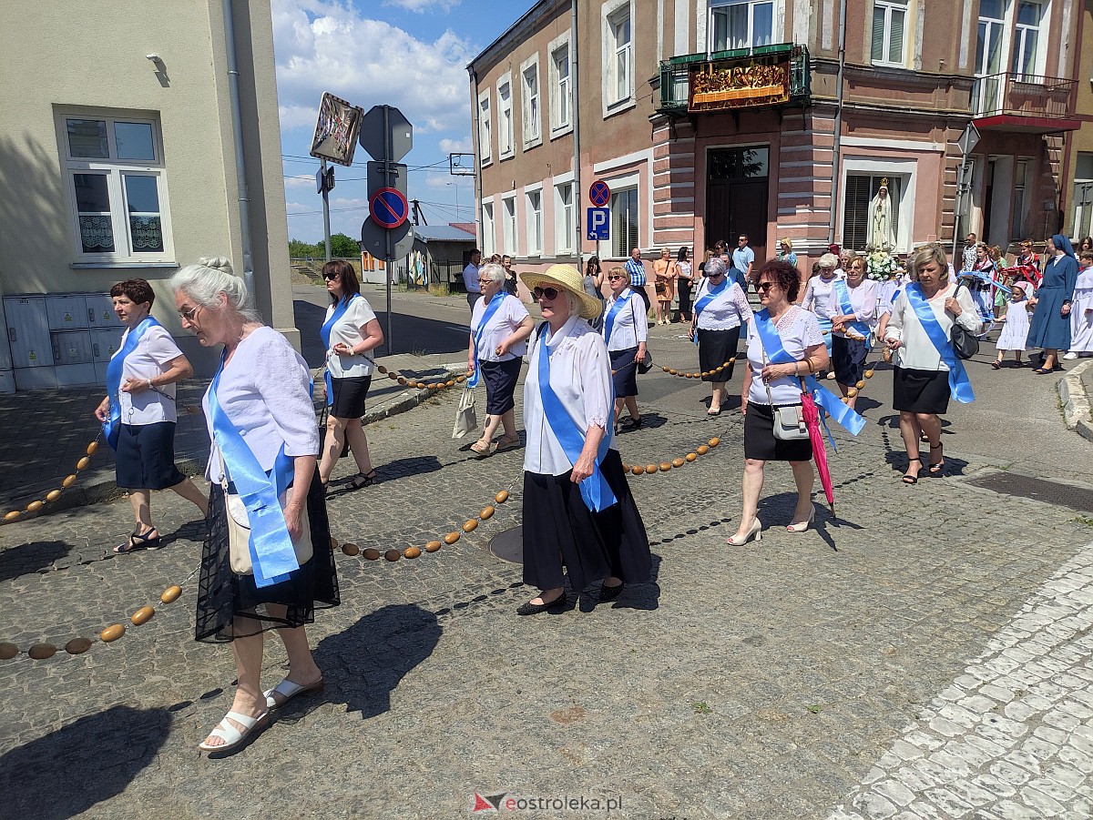 Procesja Bożego Ciała w ostrołęckiej farze [08.06.2023] - zdjęcie #7 - eOstroleka.pl