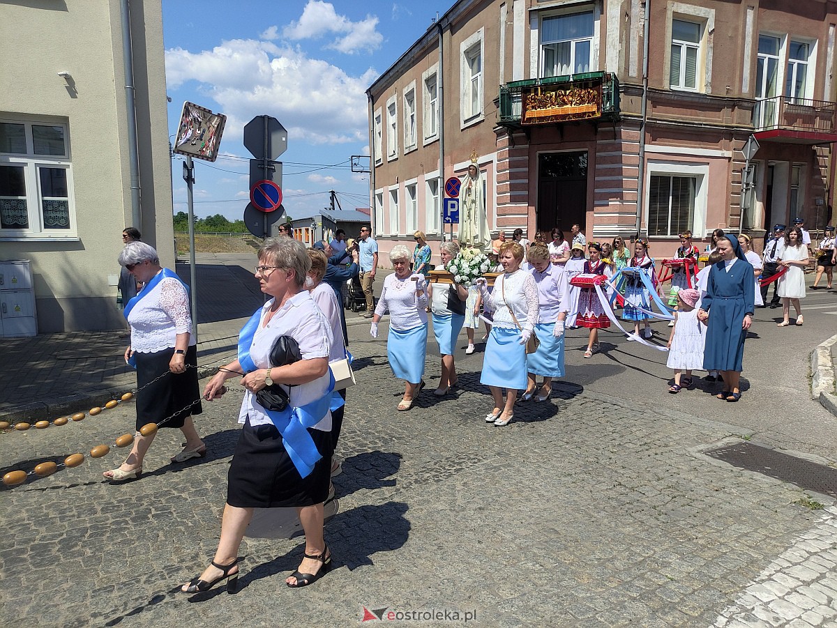 Procesja Bożego Ciała w ostrołęckiej farze [08.06.2023] - zdjęcie #6 - eOstroleka.pl