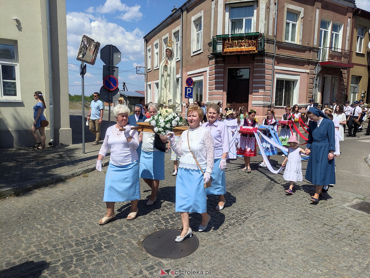 Procesja Bożego Ciała w ostrołęckiej farze [08.06.2023] - zdjęcie #5 - eOstroleka.pl