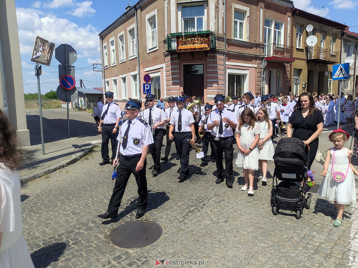 Procesja Bożego Ciała w ostrołęckiej farze [08.06.2023] - zdjęcie #1 - eOstroleka.pl