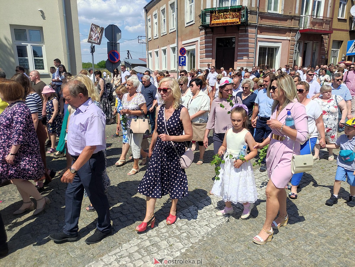 Procesja Bożego Ciała w ostrołęckiej farze [08.06.2023] - zdjęcie #79 - eOstroleka.pl