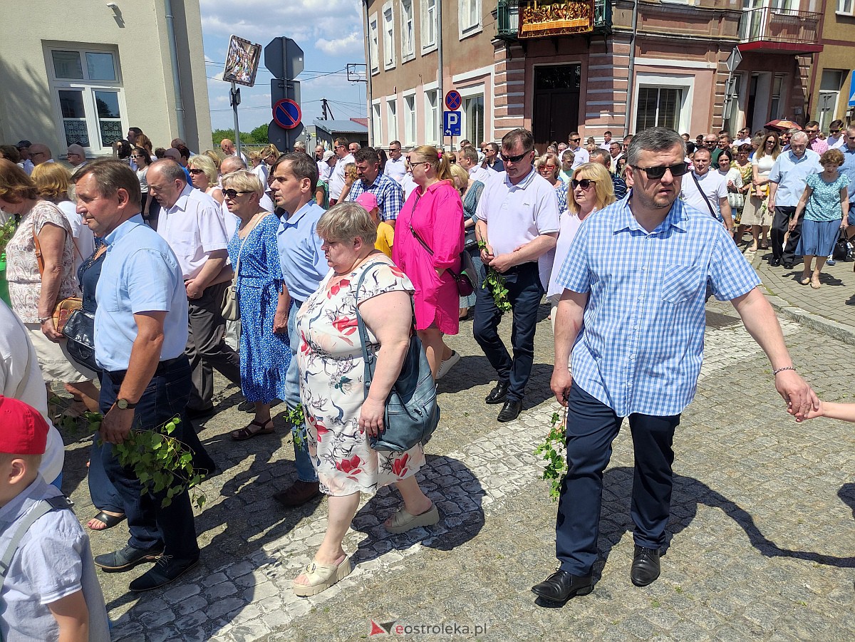 Procesja Bożego Ciała w ostrołęckiej farze [08.06.2023] - zdjęcie #75 - eOstroleka.pl