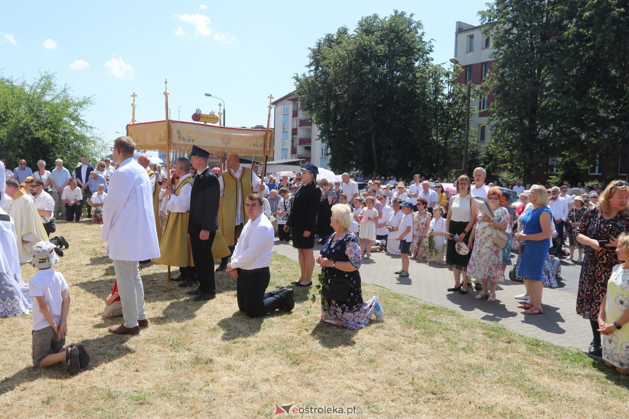 Procesja Bożego Ciała w kościele pw. Zbawiciela Świata w Ostrołęce [08.06.2023] - zdjęcie #29 - eOstroleka.pl
