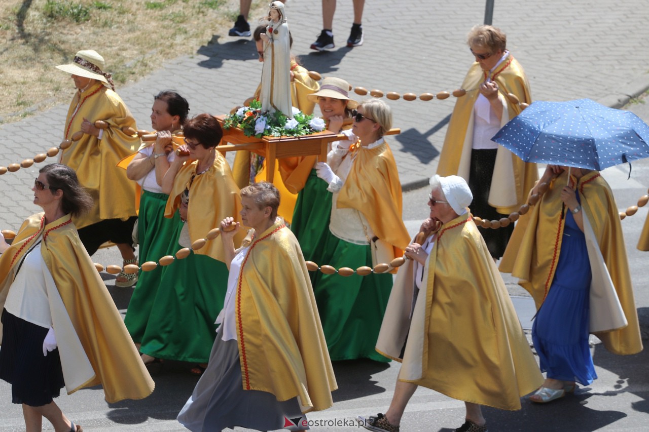 Procesja Bożego Ciała w kościele pw. Zbawiciela Świata w Ostrołęce [08.06.2023] - zdjęcie #43 - eOstroleka.pl