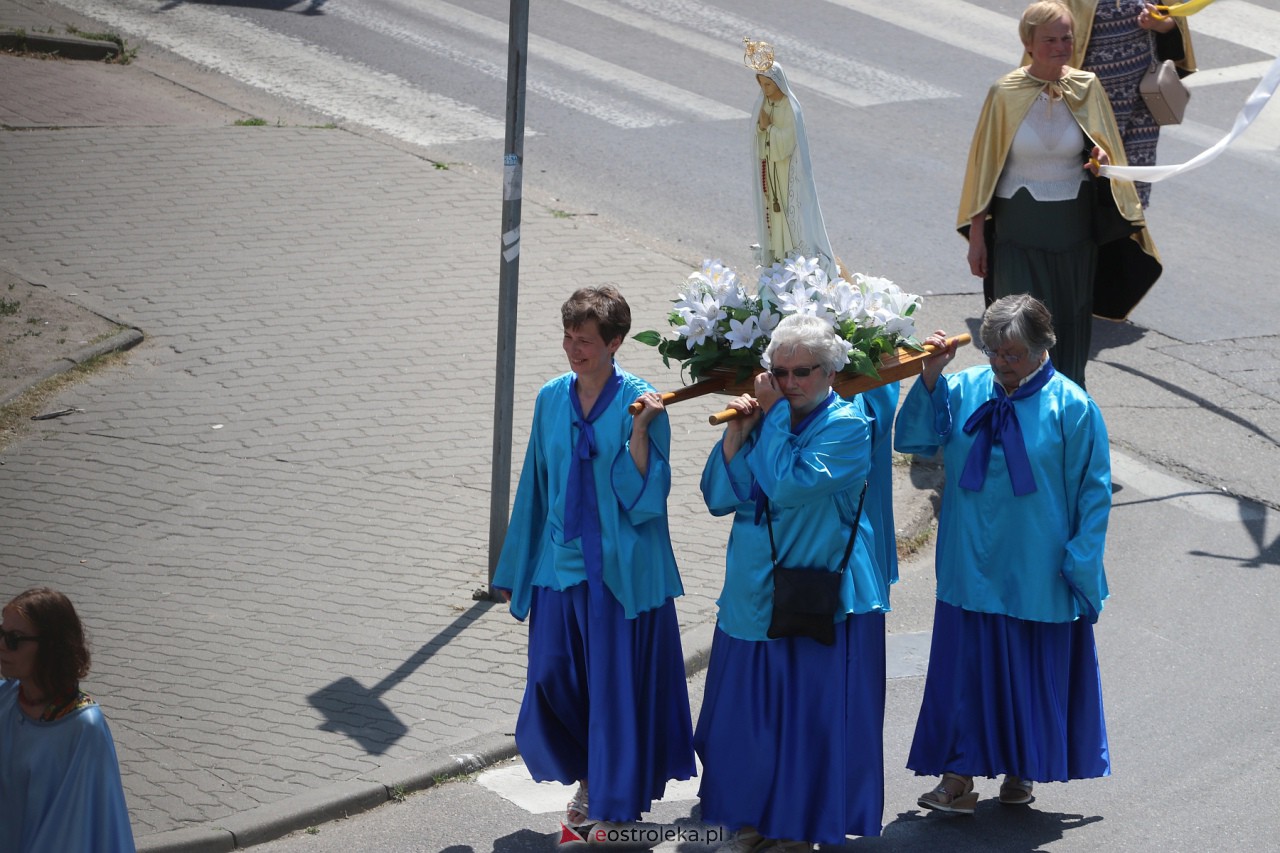 Procesja Bożego Ciała w kościele pw. Zbawiciela Świata w Ostrołęce [08.06.2023] - zdjęcie #46 - eOstroleka.pl