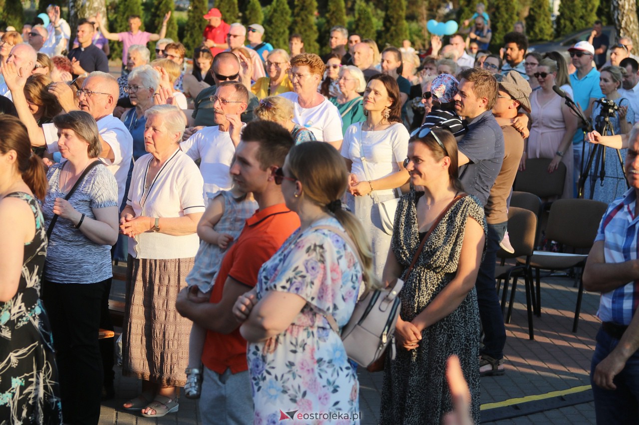 Koncert uwielbienia w Ostrołęce [08.06.2023] - zdjęcie #28 - eOstroleka.pl