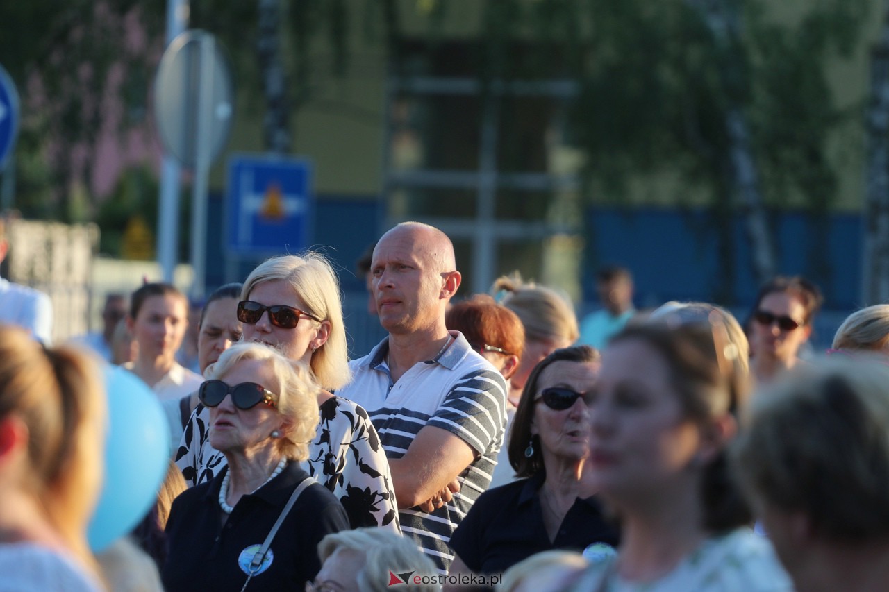 Koncert uwielbienia w Ostrołęce [08.06.2023] - zdjęcie #42 - eOstroleka.pl