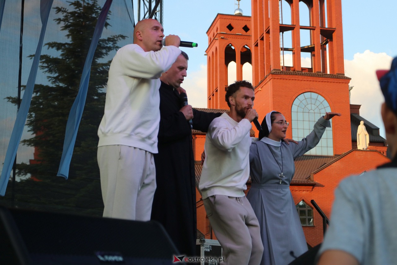 Koncert uwielbienia w Ostrołęce [08.06.2023] - zdjęcie #57 - eOstroleka.pl