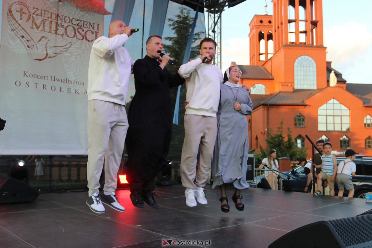 Koncert uwielbienia w Ostrołęce [08.06.2023] - zdjęcie #55 - eOstroleka.pl
