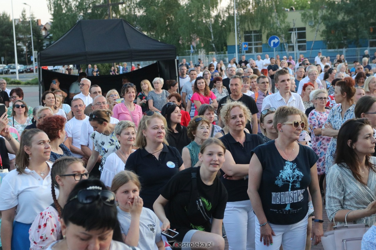 Koncert uwielbienia w Ostrołęce [08.06.2023] - zdjęcie #50 - eOstroleka.pl