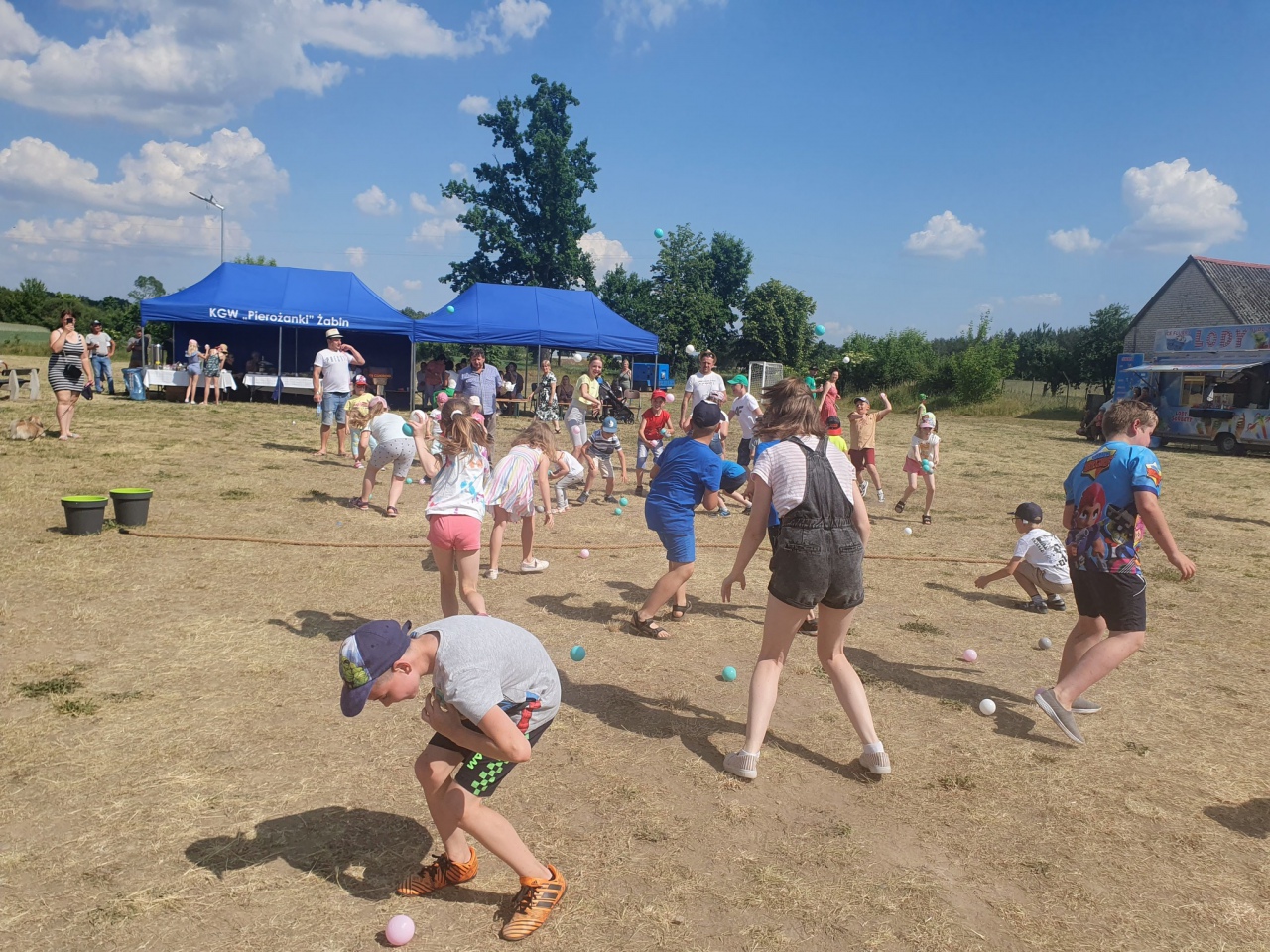 Rodzinny festyn w Żabinie z KGW Pierożanki [10.06.2023] - zdjęcie #7 - eOstroleka.pl