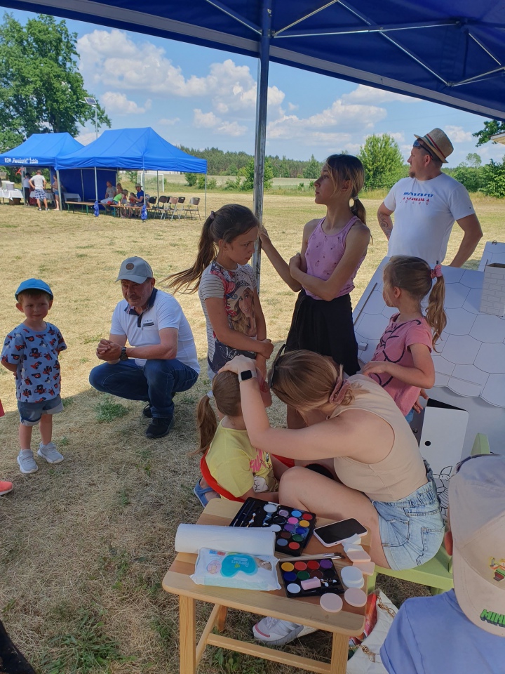 Rodzinny festyn w Żabinie z KGW Pierożanki [10.06.2023] - zdjęcie #2 - eOstroleka.pl