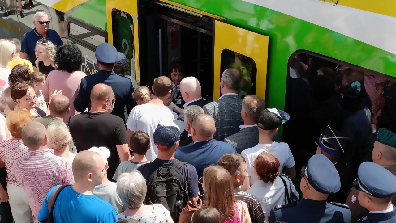 Powrót pociągów na linię kolejową nr 35 Ostrołęka-Chorzele [11.06.2023] - zdjęcie #34 - eOstroleka.pl