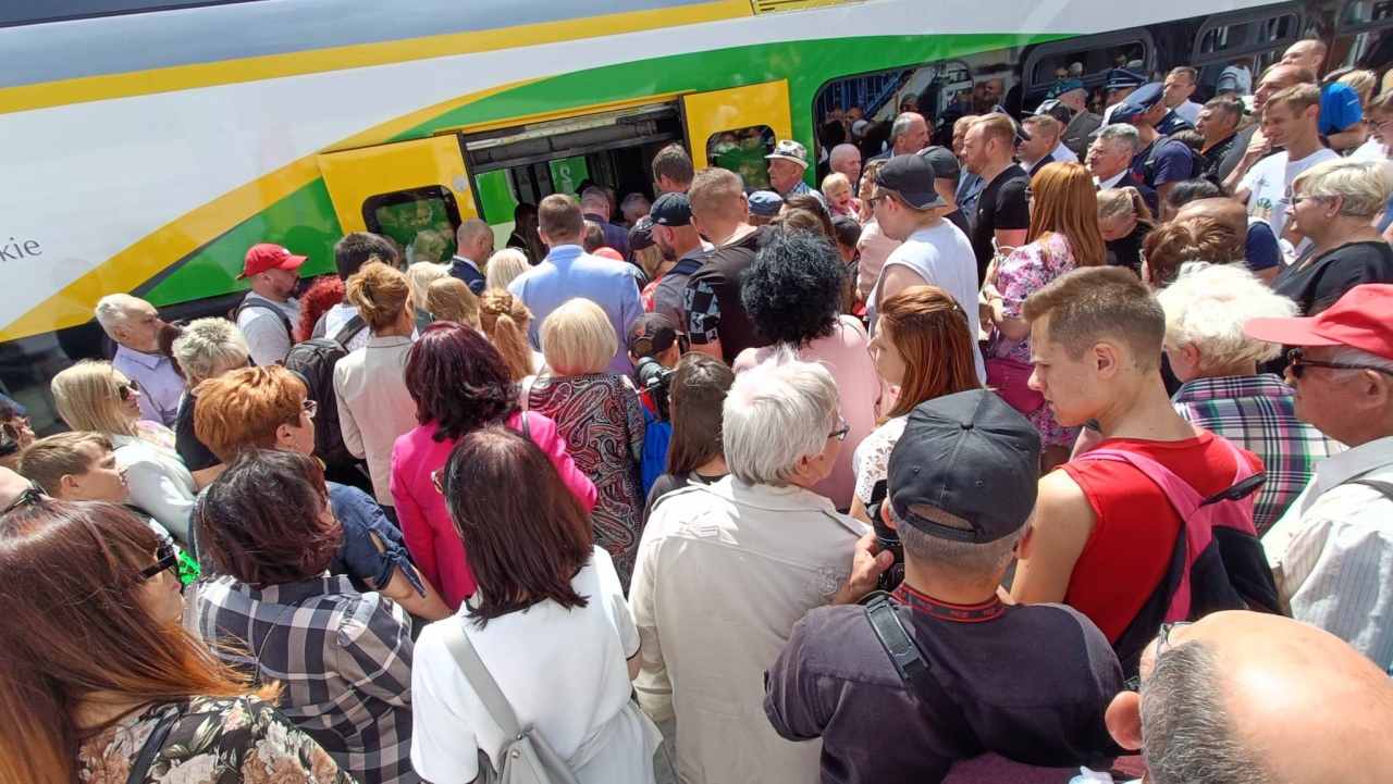 Powrót pociągów na linię kolejową nr 35 Ostrołęka-Chorzele [11.06.2023] - zdjęcie #20 - eOstroleka.pl