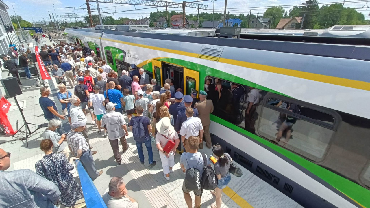 Powrót pociągów na linię kolejową nr 35 Ostrołęka-Chorzele [11.06.2023] - zdjęcie #38 - eOstroleka.pl