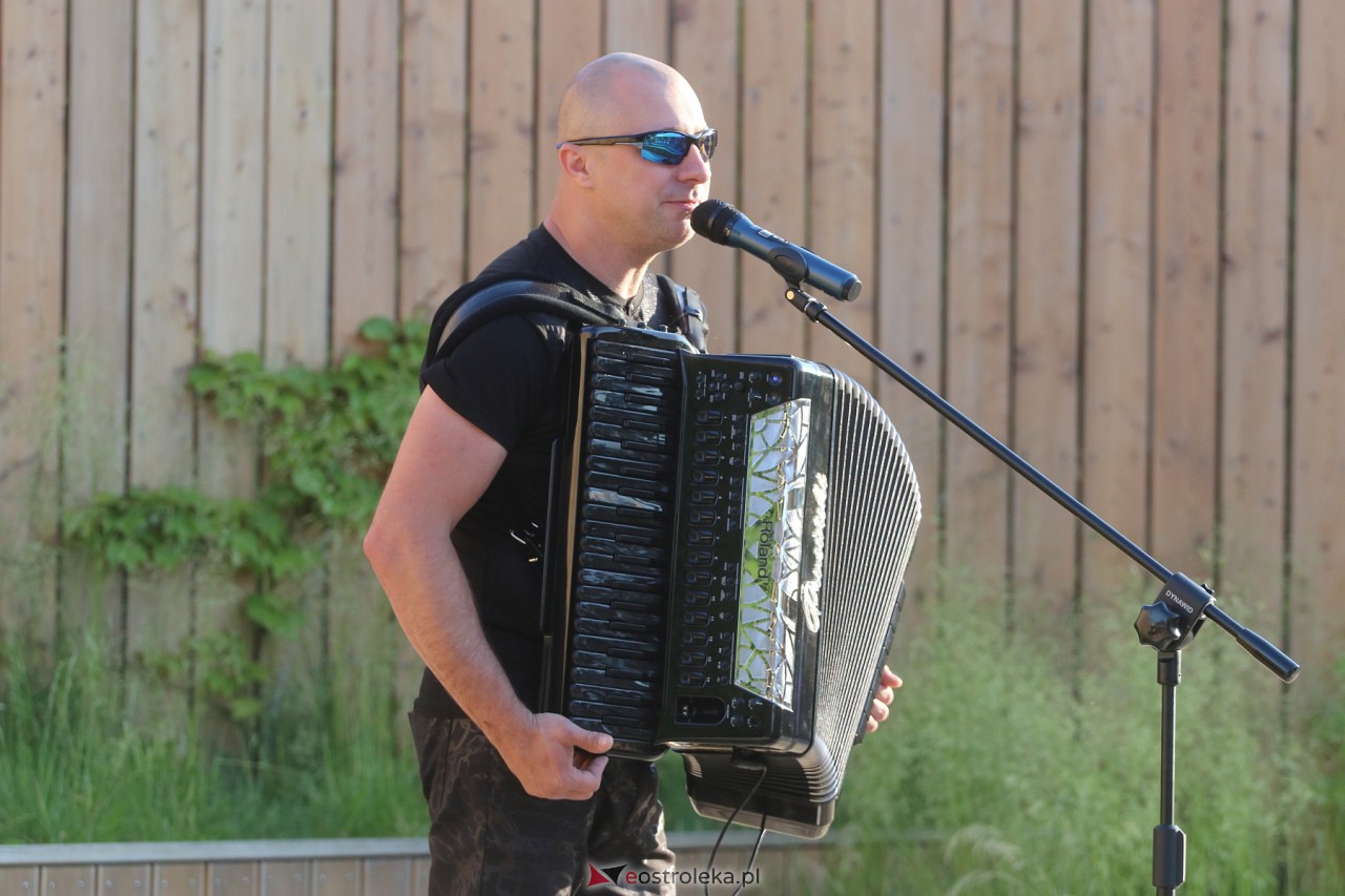 Koncert Roberta Prusińskiego w Rzekuniu [11.06.2023] - zdjęcie #25 - eOstroleka.pl