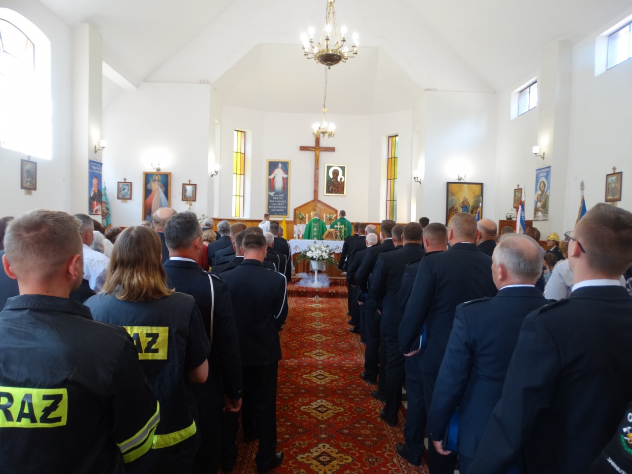 Uroczystość przekazania i poświęcenie wozu dla jednostki OSP Suchcice - zdjęcie #20 - eOstroleka.pl